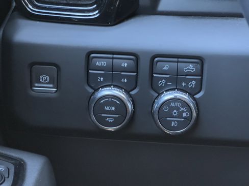 Used 2022 GMC Sierra 1500 AT4 w/ AT4 Premium Package image 40