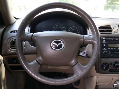 Used 2001 MAZDA Protege FWD image 18