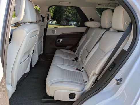 Used 2020 Land Rover Discovery HSE AWD/4WD image 17