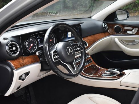 Used 2019 Mercedes-Benz E 300 4MATIC w/ Convenience Package image 20