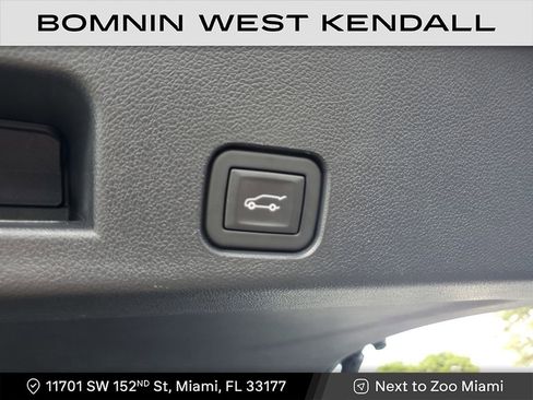 Used 2024 Chevrolet Traverse RS image 14