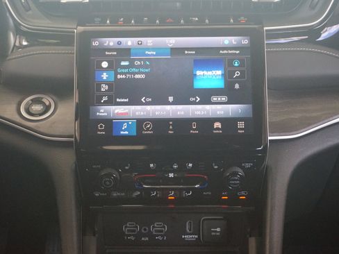 Used 2023 Jeep Grand Cherokee 4WD 4xe w/ Luxury Tech Group II image 28