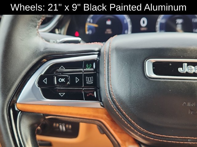 Used 2025 Jeep Grand Cherokee Summit AWD/4WD image 40