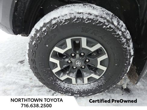 Used 2022 Toyota Tacoma TRD Off-Road image 14