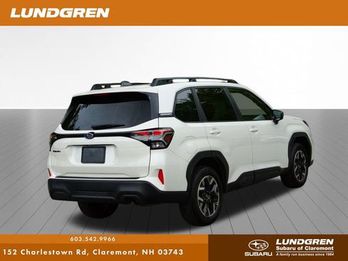 Certified 2025 Subaru Forester Premium AWD/4WD image 3