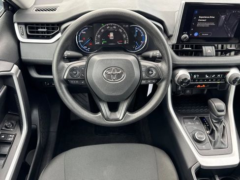 Used 2025 Toyota RAV4 LE image 28