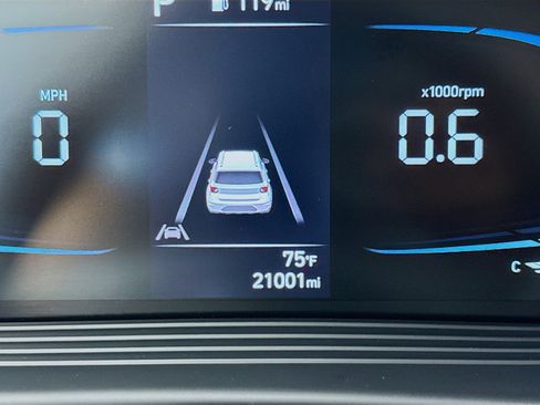 Used 2023 Hyundai Venue SEL image 8