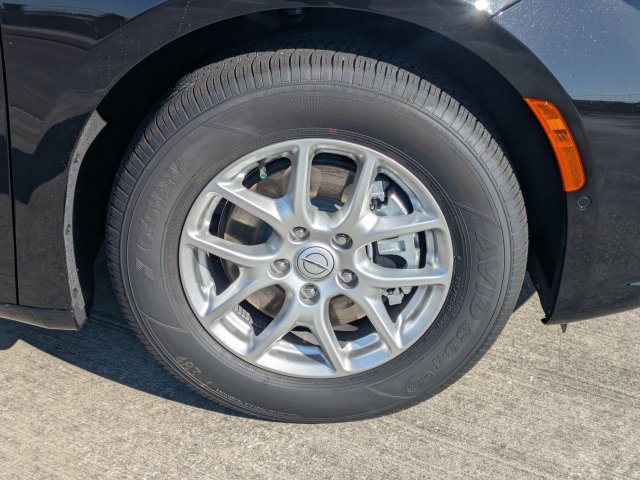 New 2026 Chrysler Pacifica Select FWD image 11