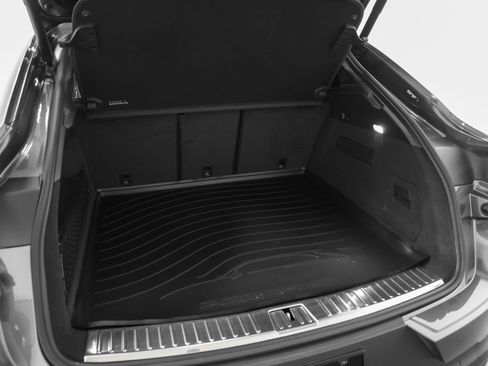 Certified 2026 Porsche Cayenne S AWD/4WD image 19