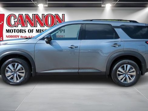 New 2026 Nissan Pathfinder SL FWD image 8