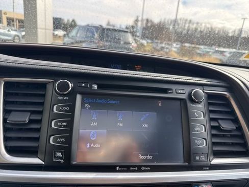 Used 2017 Toyota Highlander Limited Platinum image 15