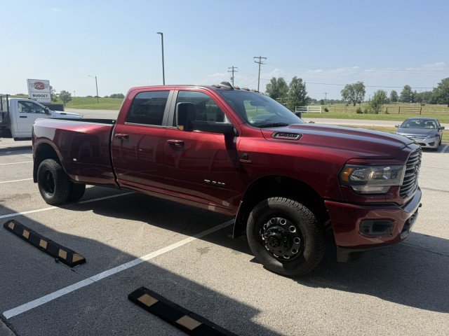 Used 2021 RAM 3500 Big Horn w/ Night Edition AWD/4WD image 3