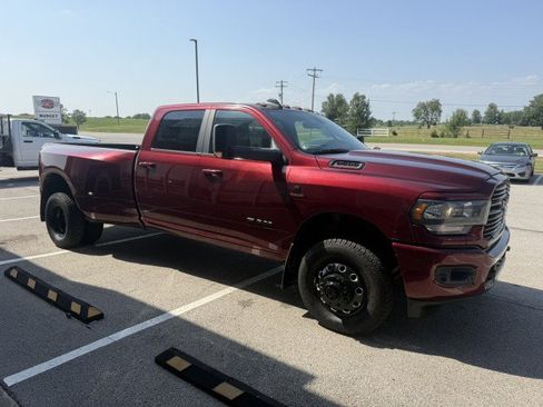 Used 2021 RAM 3500 Big Horn w/ Night Edition AWD/4WD image 3