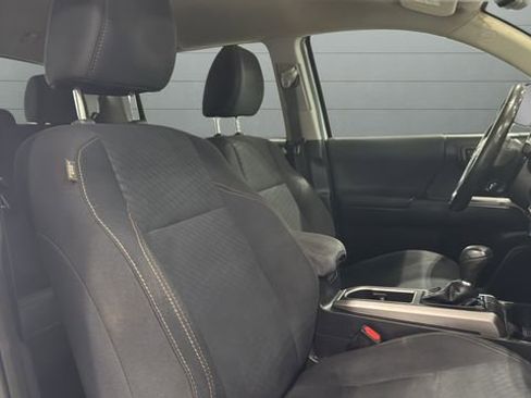 Used 2021 Toyota Tacoma SR5 w/ Trail Edition image 29