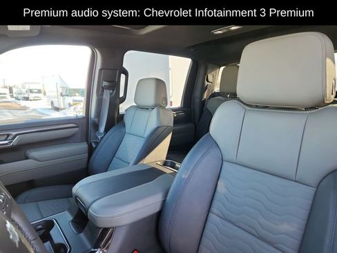 Used 2025 Chevrolet Silverado 2500 ZR2 w/ Technology Package image 21