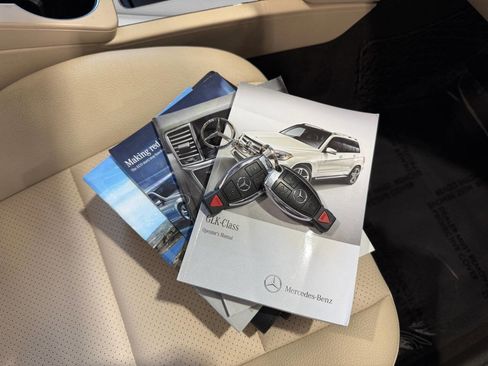 Used 2014 Mercedes-Benz GLK 350 4MATIC image 31