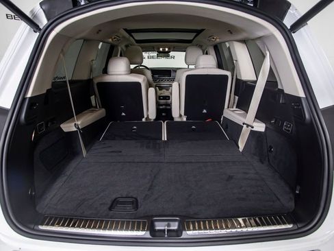 Used 2023 Mercedes-Benz GLS 450 4MATIC image 10