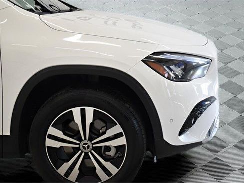 New 2025 Mercedes-Benz GLA 250 4MATIC image 29