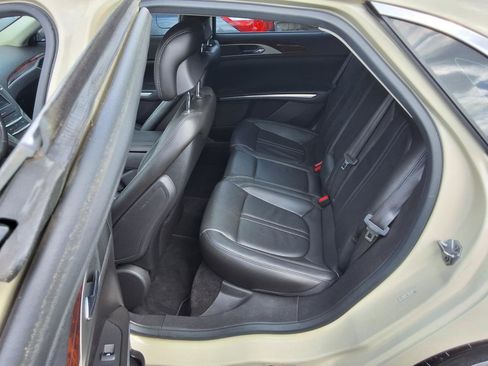Used 2014 Lincoln MKZ image 22