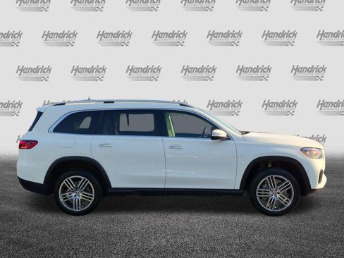 Used 2024 Mercedes-Benz GLS 450 4MATIC image 11