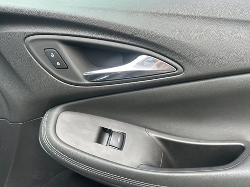 Used 2023 Buick Encore GX Select w/ Sport Touring Package FWD image 22