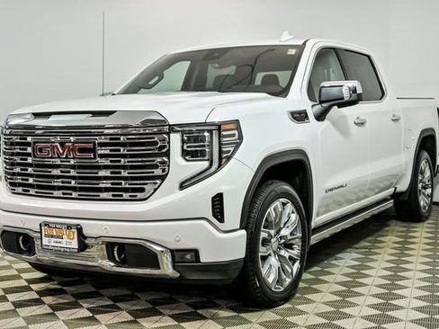 Used 2024 GMC Sierra 1500 Denali w/ Denali Reserve Package image 4