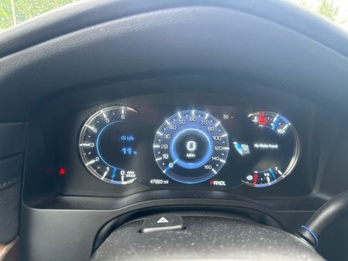 Used 2020 Cadillac Escalade Luxury AWD/4WD image 8