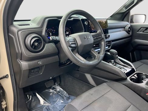Used 2024 Chevrolet Colorado Trail Boss w/ Advanced Trailering Package AWD/4WD image 9