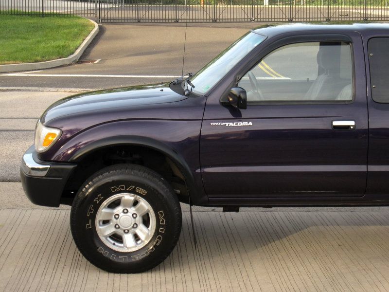 Used 1999 Toyota Tacoma 4x4 Xtracab w/ SR5 Pkg image 7