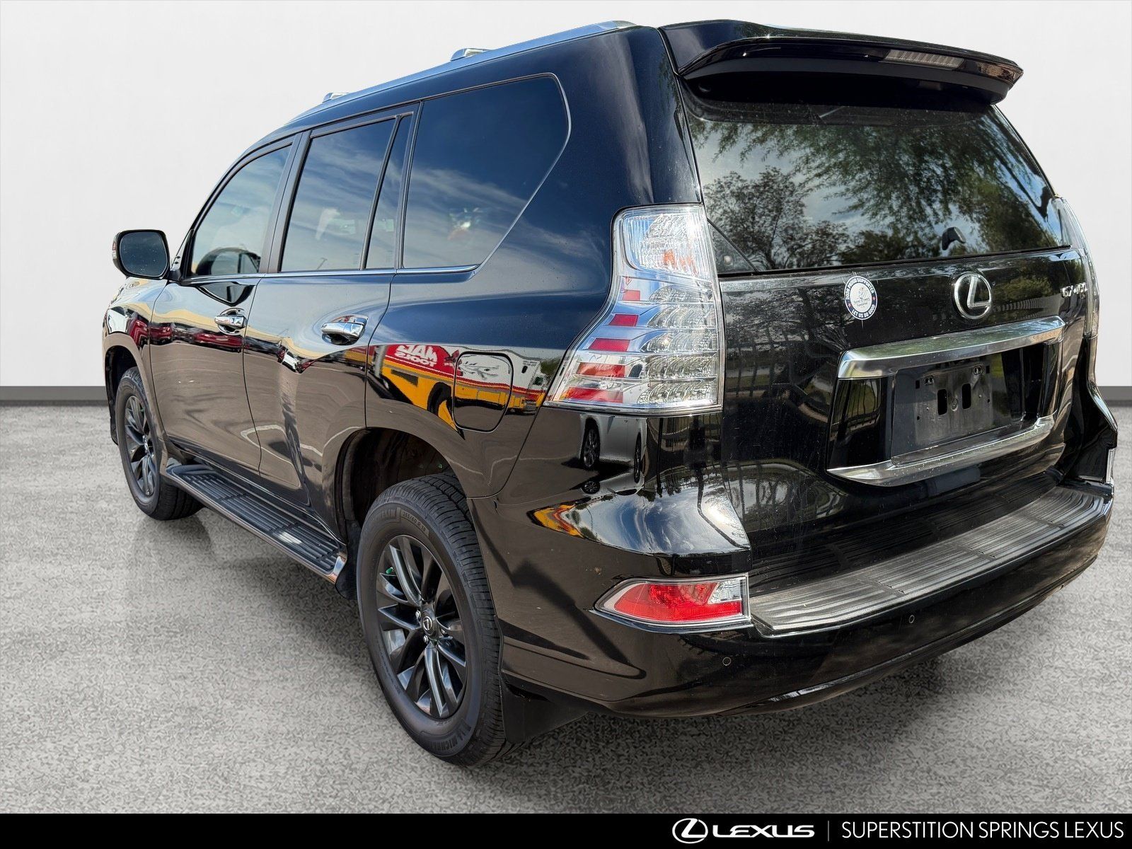 Used 2022 Lexus GX 460 Premium w/ Premium Package AWD/4WD image 3