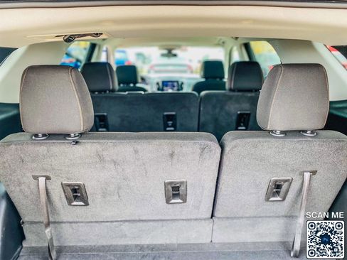 Used 2021 Chevrolet Traverse LS image 17