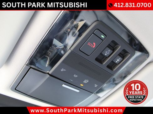 Used 2025 Mitsubishi Outlander AWD image 34