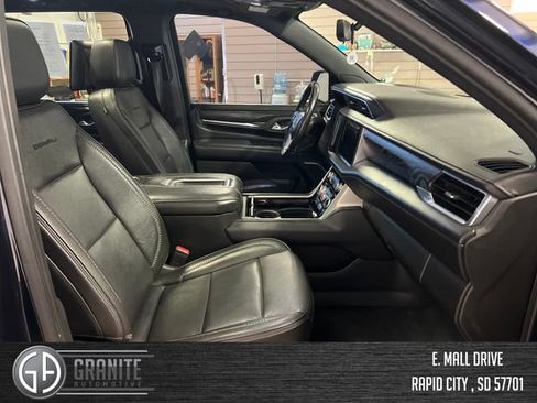 Used 2021 GMC Yukon Denali w/ Denali Premium Package AWD/4WD image 37