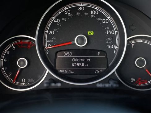 Used 2018 Volkswagen Beetle 2.0T S image 46