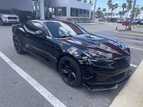Used 2021 Chevrolet Camaro LT w/ Technology Package image 2