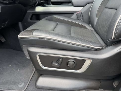 Used 2026 RAM 1500 Laramie AWD/4WD image 22
