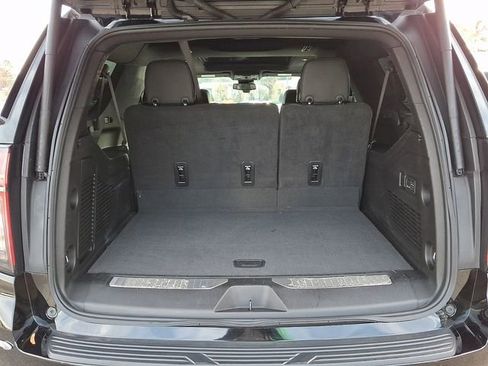 Used 2024 Chevrolet Suburban Premier image 38