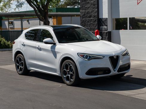 Used 2020 Alfa Romeo Stelvio Ti w/ Active Blind Spot Package AWD/4WD image 64