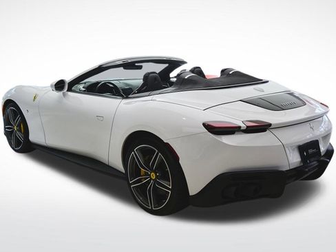 Used 2024 Ferrari Roma Spider image 3