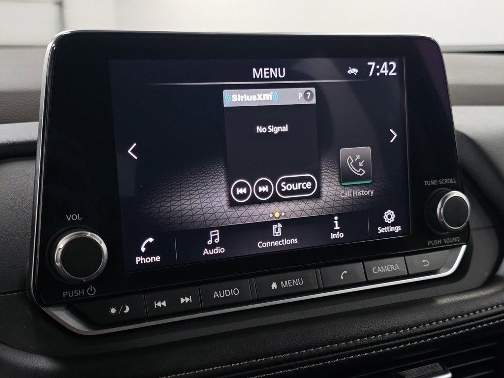 Used 2023 Nissan Rogue SV AWD/4WD image 16