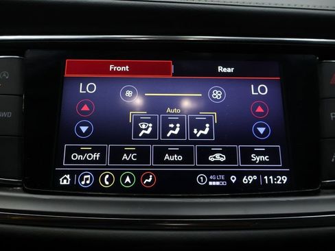 Used 2022 Buick Enclave Premium AWD/4WD image 24