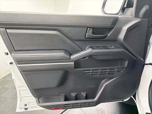 Certified 2026 Toyota Tacoma SR5 AWD/4WD image 19