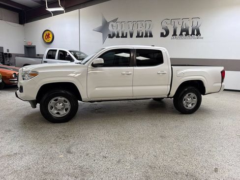 Used 2023 Toyota Tacoma SR w/ SR Convenience Package RWD image 2