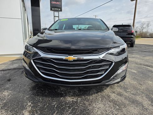 Used 2021 Chevrolet Malibu LT image 2