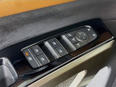 Used 2023 Nissan Pathfinder Platinum AWD/4WD image 24