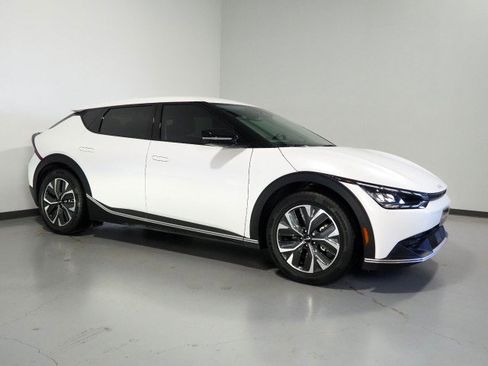 Used 2024 Kia EV6 Light RWD image 1