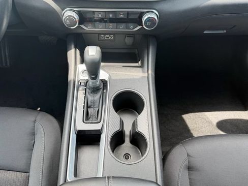 Used 2025 Nissan Altima 2.5 SV FWD image 16
