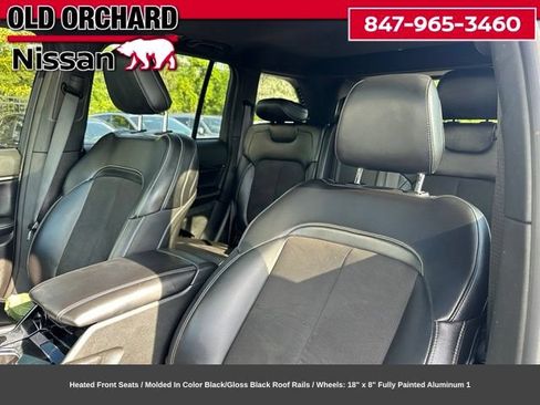 Used 2023 Jeep Grand Cherokee Altitude AWD/4WD image 12