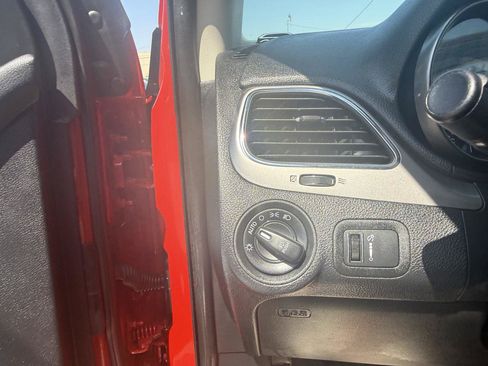 Used 2020 Dodge Journey Crossroad FWD image 23
