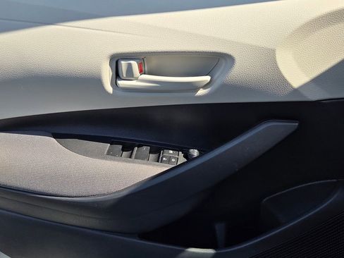 Certified 2025 Toyota Corolla LE image 25